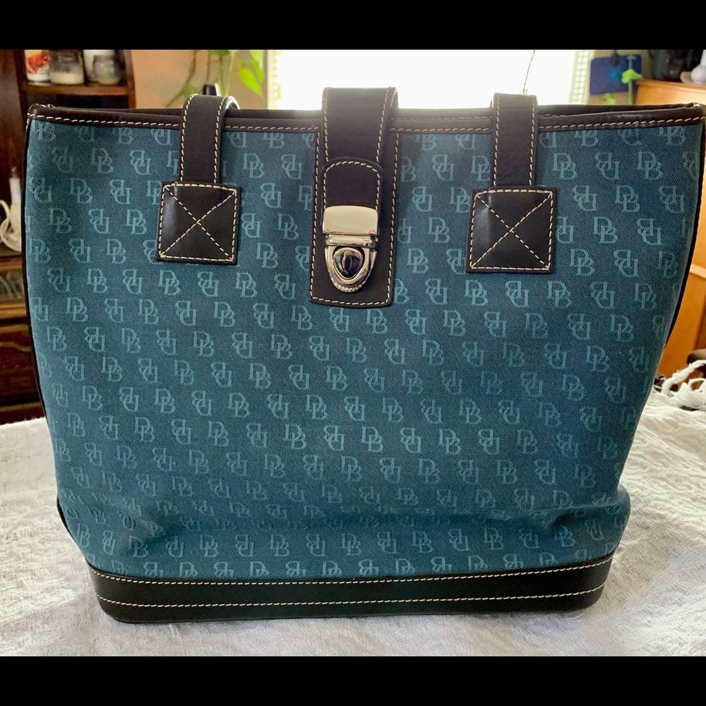 Dooney & Bourke Shoulder bag